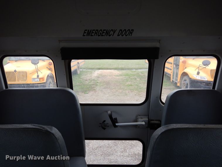image for item DG6377 1996 International 3800 school bus