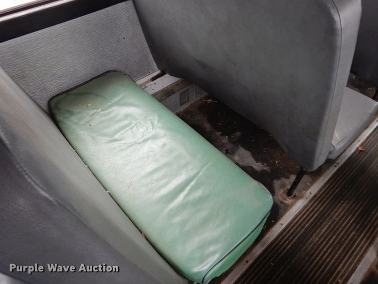 image for item DG6377 1996 International 3800 school bus