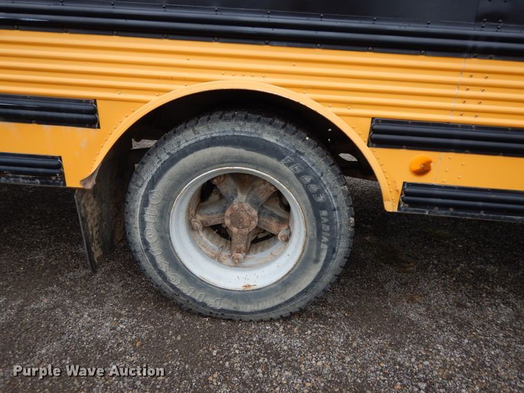 image for item DG6377 1996 International 3800 school bus