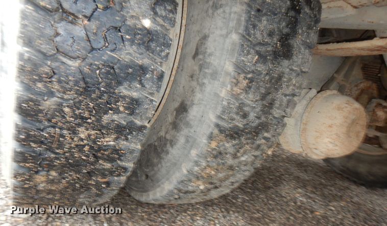 image for item DG6377 1996 International 3800 school bus