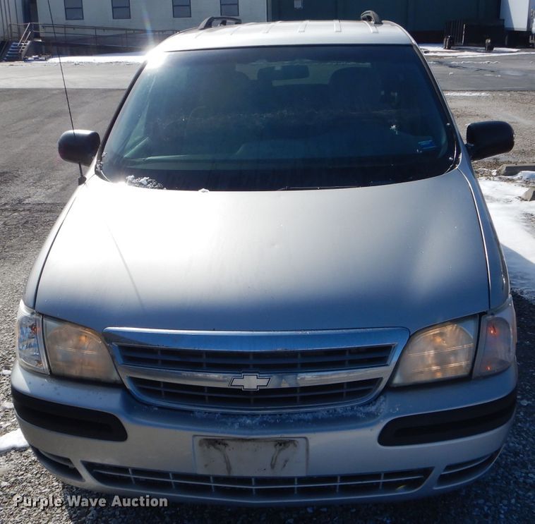 image for item DH6420 2004 Chevrolet Venture LS van