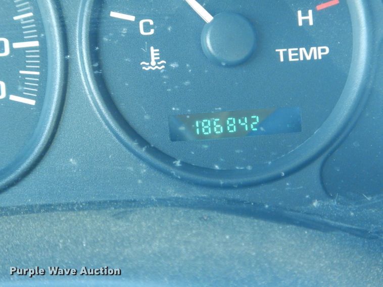 image for item DH6420 2004 Chevrolet Venture LS van