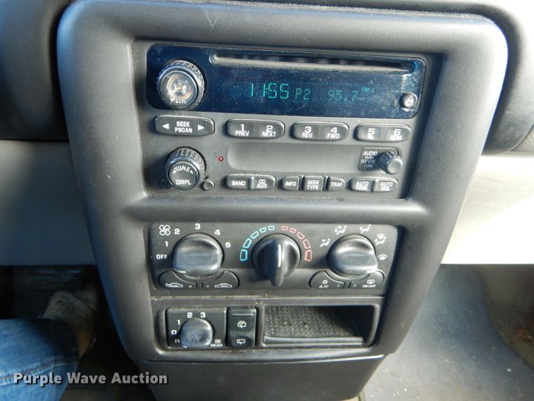 image for item DH6420 2004 Chevrolet Venture LS van