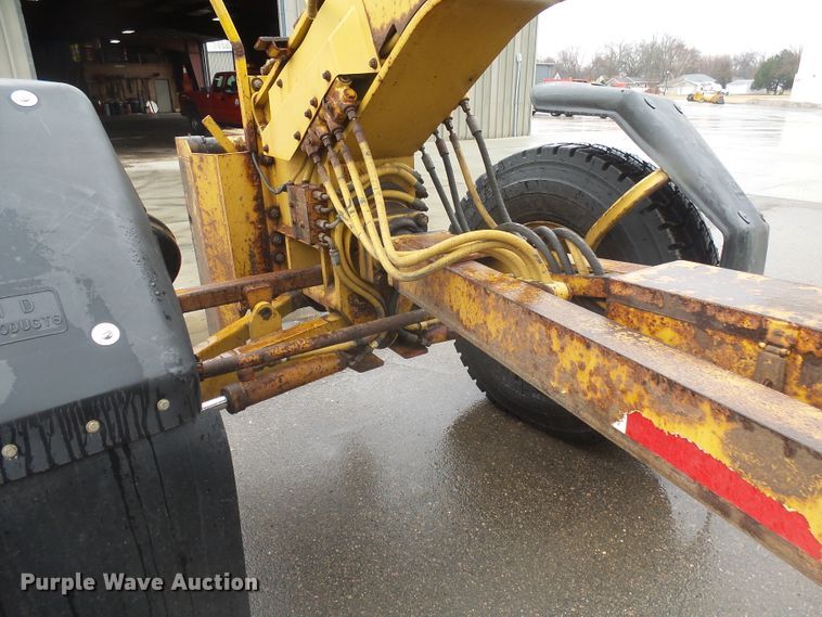 image for item EF9617 1985 Caterpillar 140G motor grader