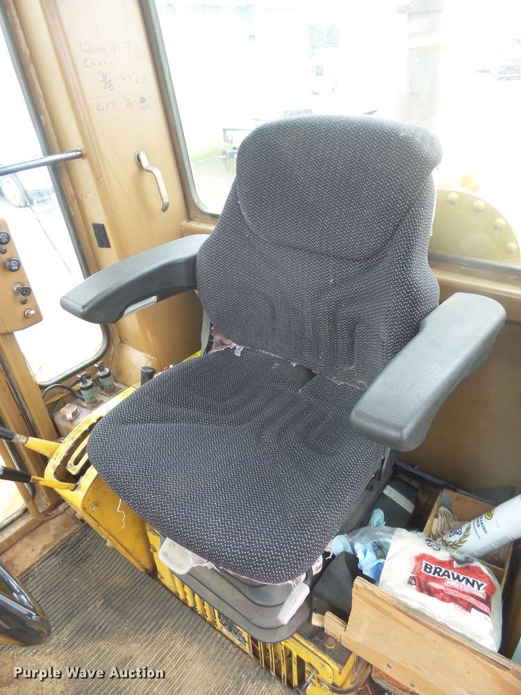 image for item EF9617 1985 Caterpillar 140G motor grader