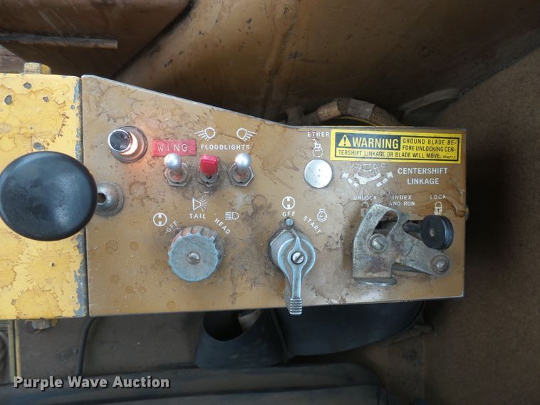 image for item EF9617 1985 Caterpillar 140G motor grader