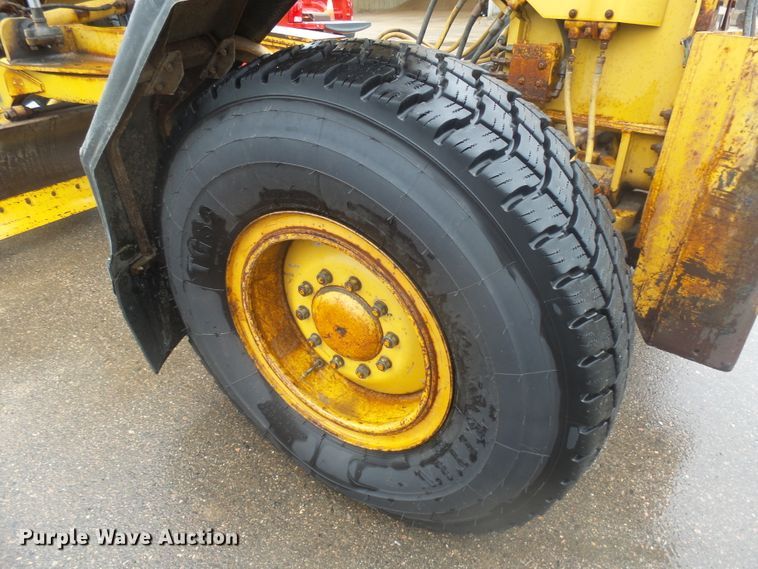 image for item EF9617 1985 Caterpillar 140G motor grader