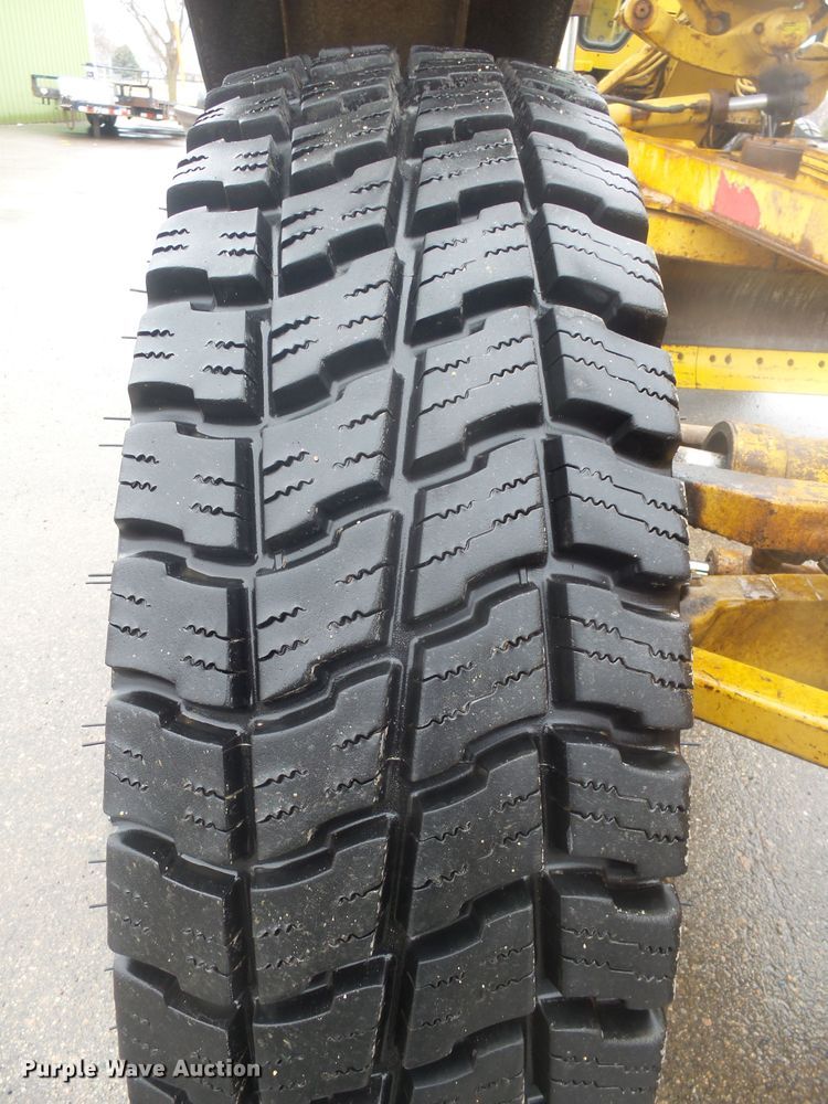 image for item EF9617 1985 Caterpillar 140G motor grader