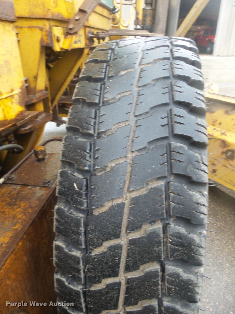 image for item EF9617 1985 Caterpillar 140G motor grader