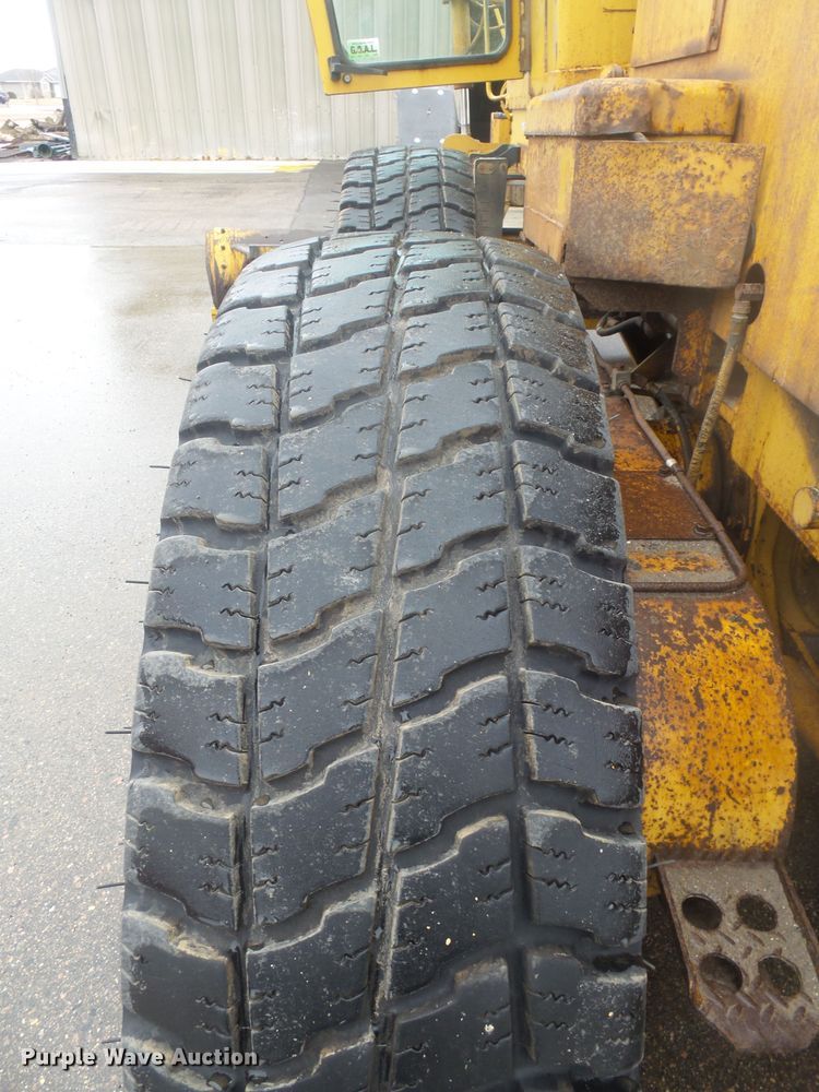 image for item EF9617 1985 Caterpillar 140G motor grader