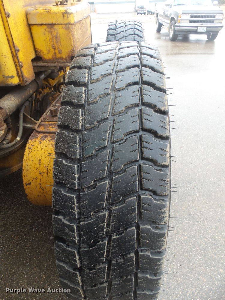 image for item EF9617 1985 Caterpillar 140G motor grader