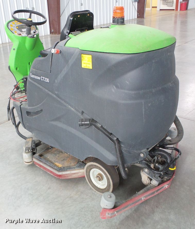image for item EL9112 IPC Gansow CT230 floor scrubber