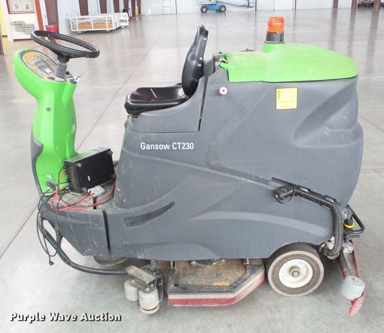 image for item EL9112 IPC Gansow CT230 floor scrubber