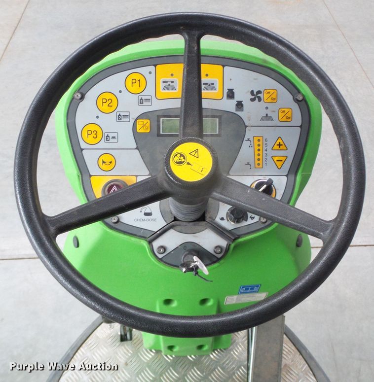 image for item EL9112 IPC Gansow CT230 floor scrubber