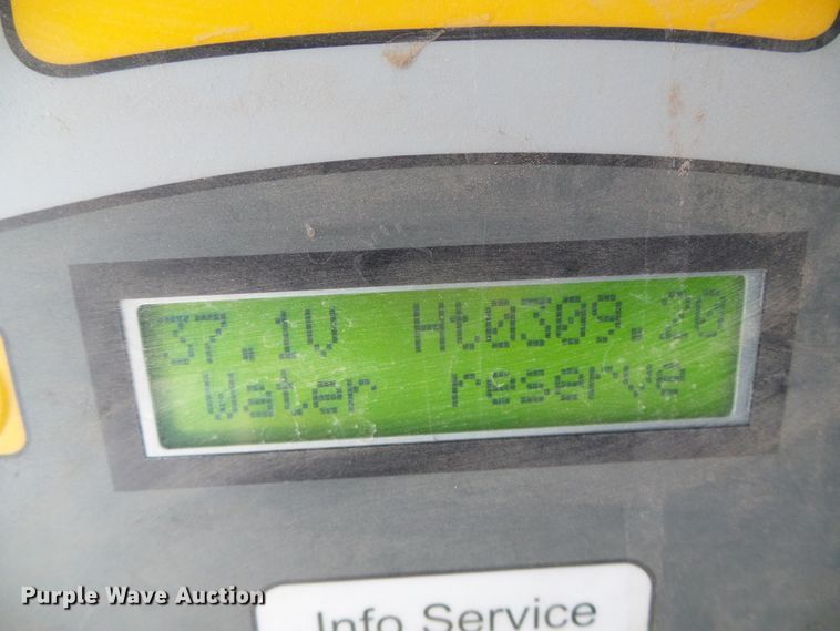 image for item EL9112 IPC Gansow CT230 floor scrubber