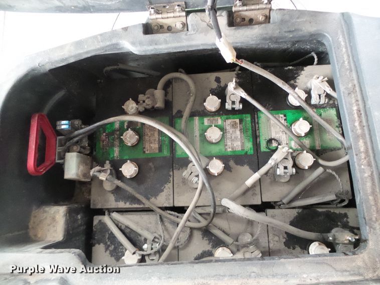 image for item EL9112 IPC Gansow CT230 floor scrubber