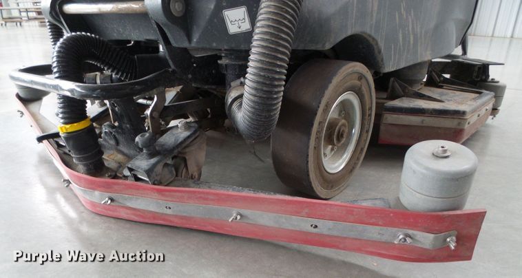 image for item EL9112 IPC Gansow CT230 floor scrubber