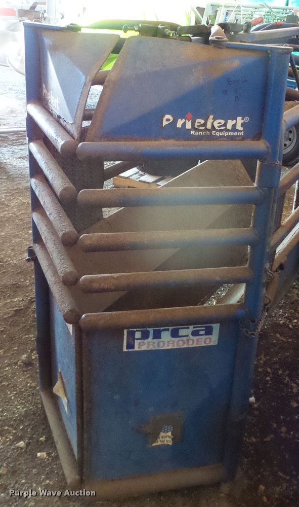 image for item EL9114 Priefert manual calf roping chute