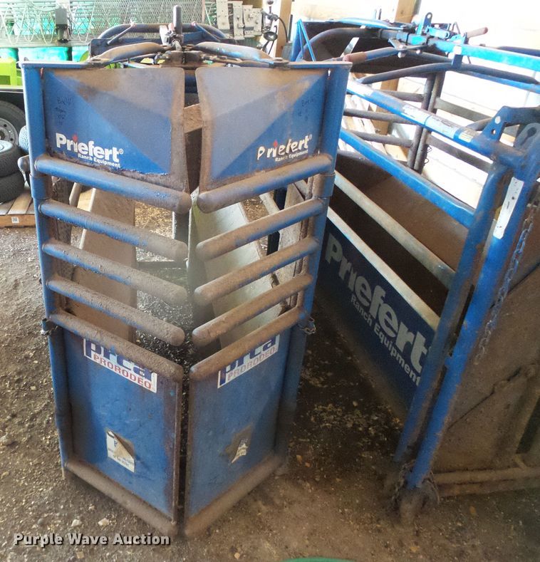 image for item EL9114 Priefert manual calf roping chute