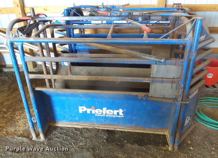 image for item EL9114 Priefert manual calf roping chute