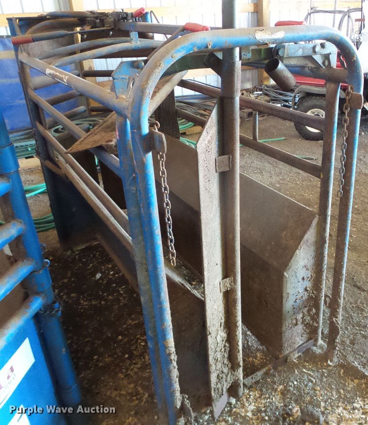 image for item EL9114 Priefert manual calf roping chute