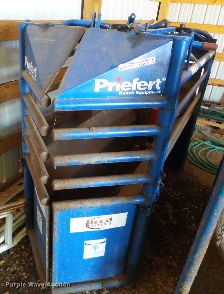 image for item EL9115 Priefert manual calf roping chute