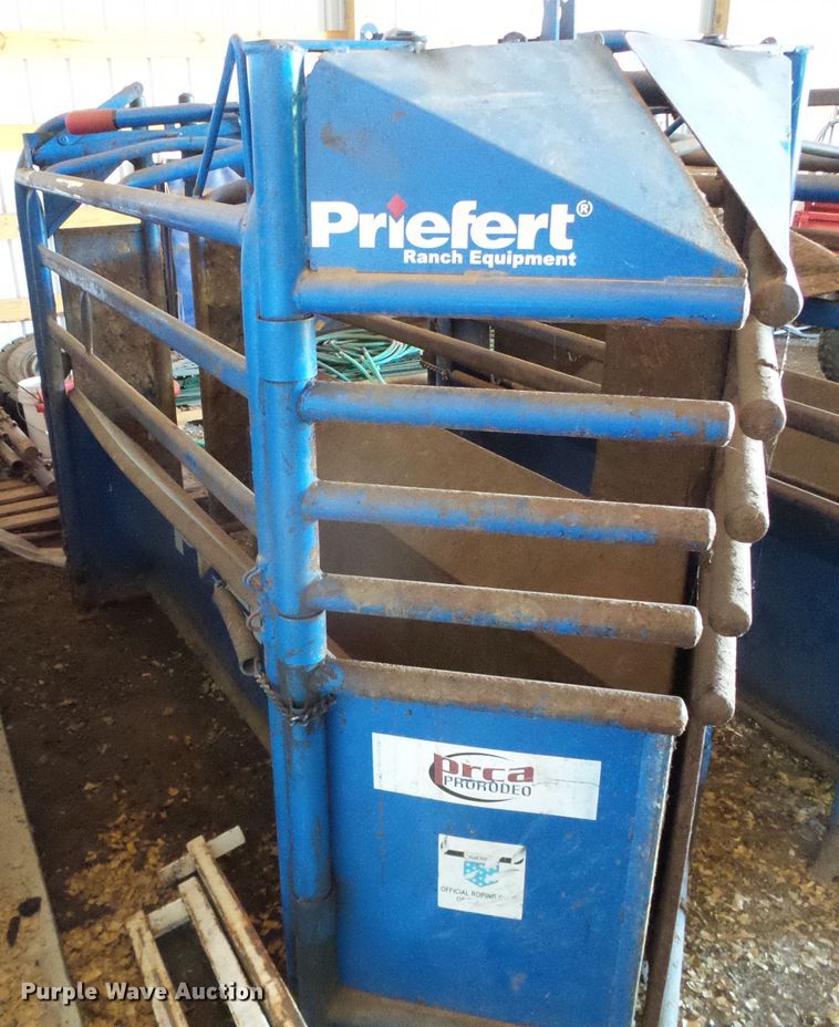 image for item EL9115 Priefert manual calf roping chute