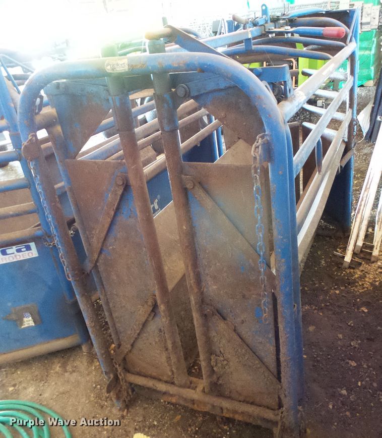 image for item EL9115 Priefert manual calf roping chute