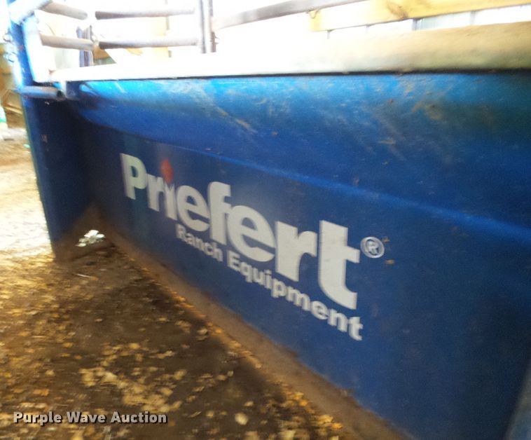 image for item EL9115 Priefert manual calf roping chute