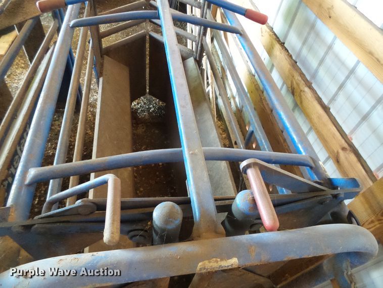 image for item EL9115 Priefert manual calf roping chute