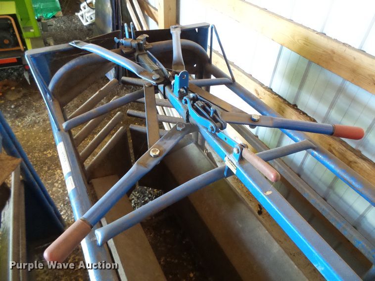 image for item EL9115 Priefert manual calf roping chute