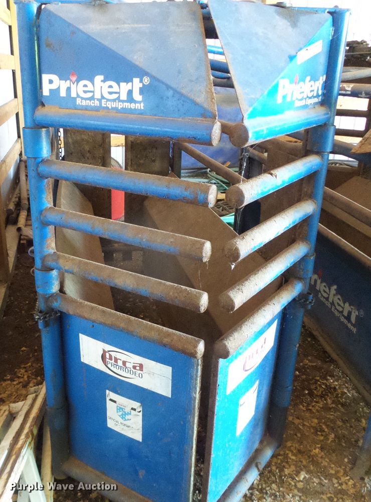 image for item EL9115 Priefert manual calf roping chute