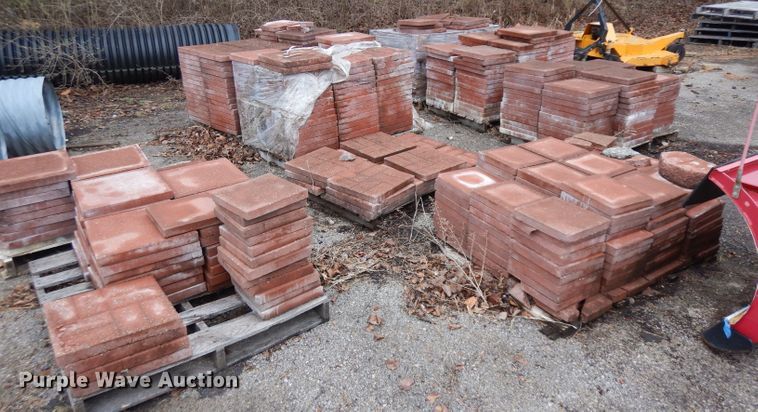 image for item ER9996 Approximately 500 paver bricks