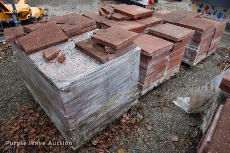 image for item ER9996 Approximately 500 paver bricks