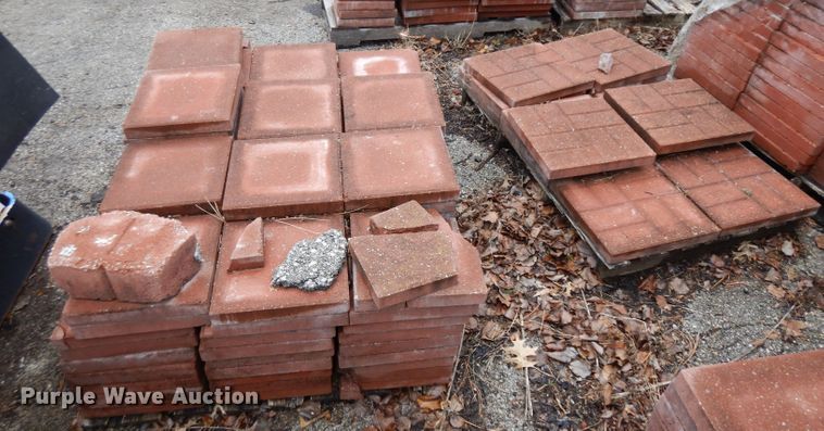 image for item ER9996 Approximately 500 paver bricks