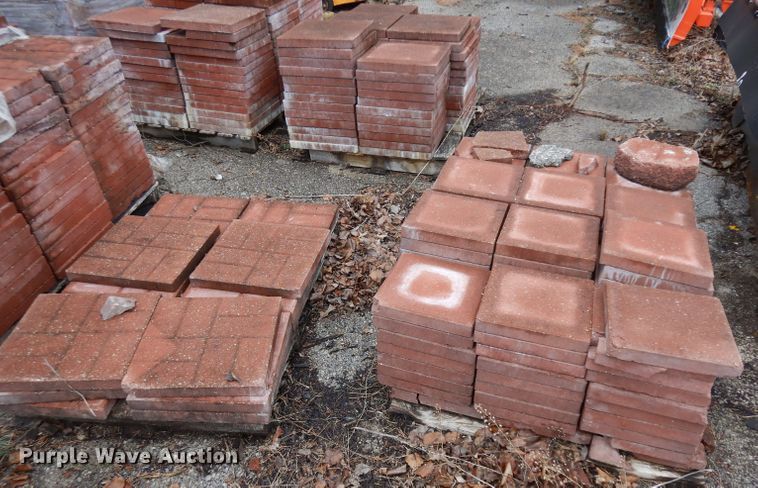 image for item ER9996 Approximately 500 paver bricks