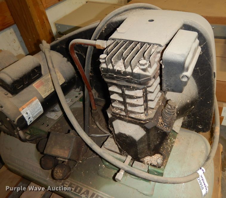 image for item FD9958 Speedaire air compressor