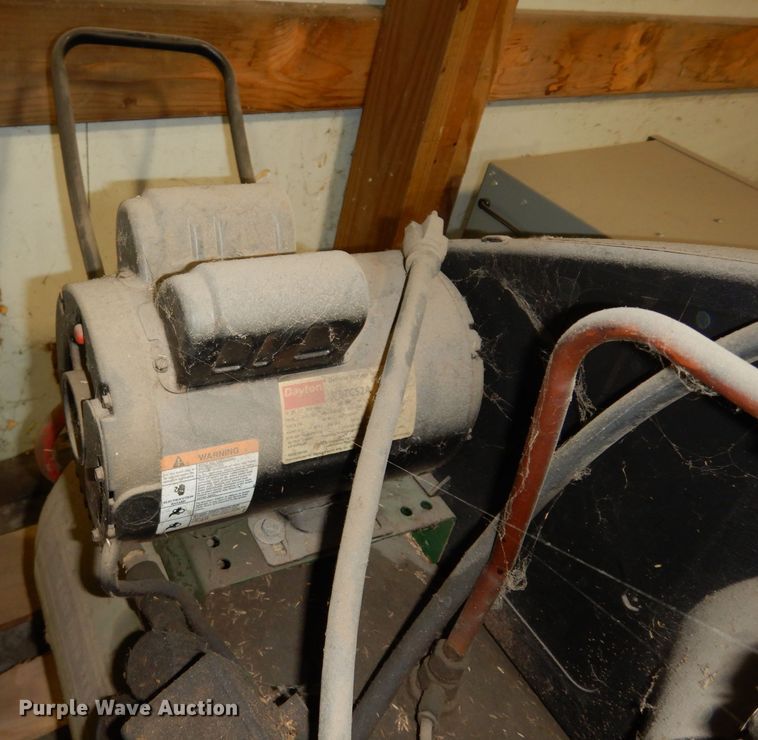 image for item FD9958 Speedaire air compressor