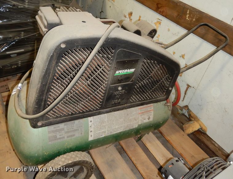 image for item FD9958 Speedaire air compressor