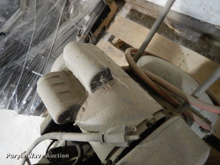 image for item FD9958 Speedaire air compressor