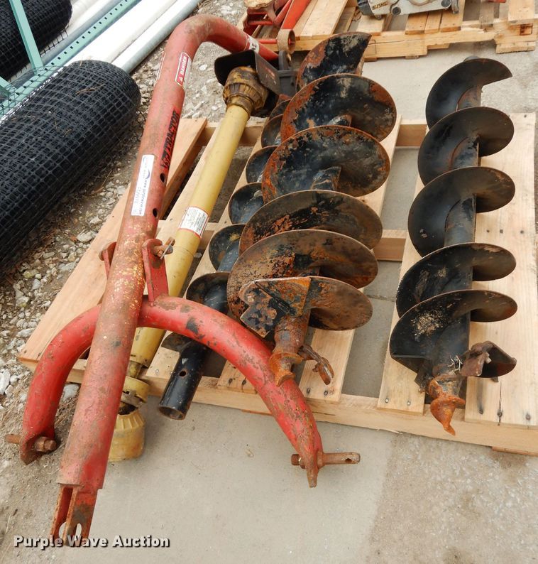 TSC post hole auger in Kansas City, KS Item FD9978 sold Purple Wave