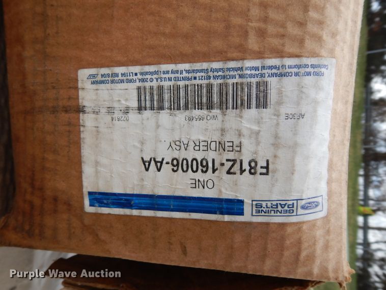 2002 Ford F250 pickup truck parts in Kansas City, KS Item FD9980 sold