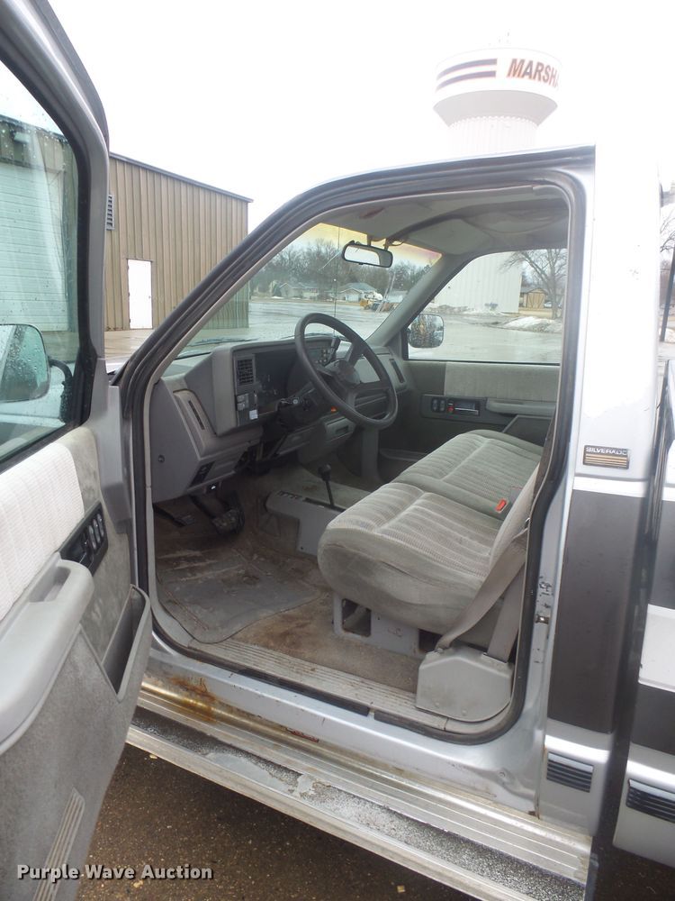 image for item FR9517 1993 Chevrolet K1500  pickup truck