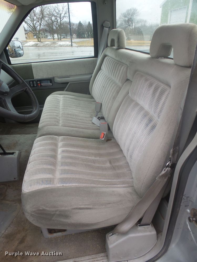 image for item FR9517 1993 Chevrolet K1500  pickup truck