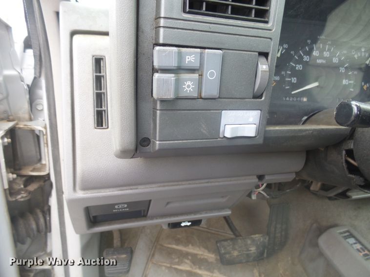 image for item FR9517 1993 Chevrolet K1500  pickup truck