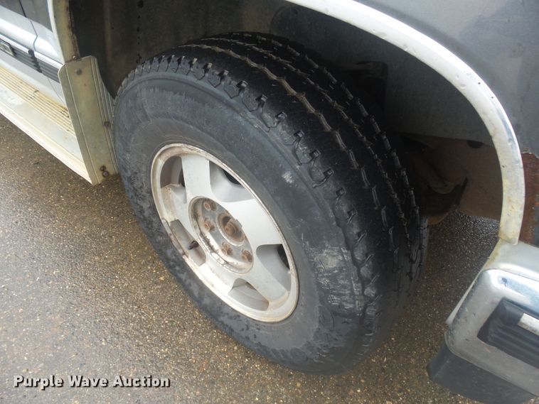 image for item FR9517 1993 Chevrolet K1500  pickup truck