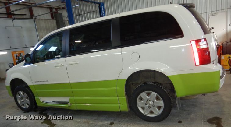 image for item FU9128 2010 Dodge Grand Caravan SE  handicap accessible van