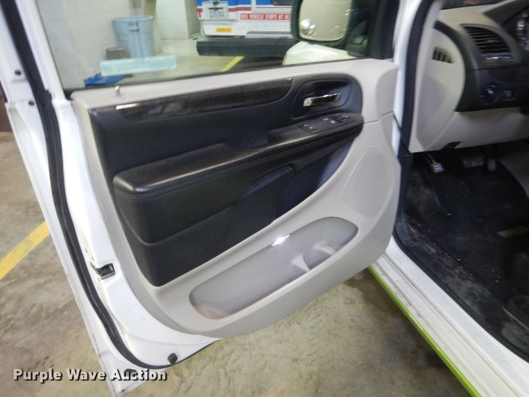 image for item FX9010 2012 Dodge Grand Caravan  van