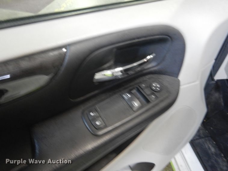 image for item FX9010 2012 Dodge Grand Caravan  van