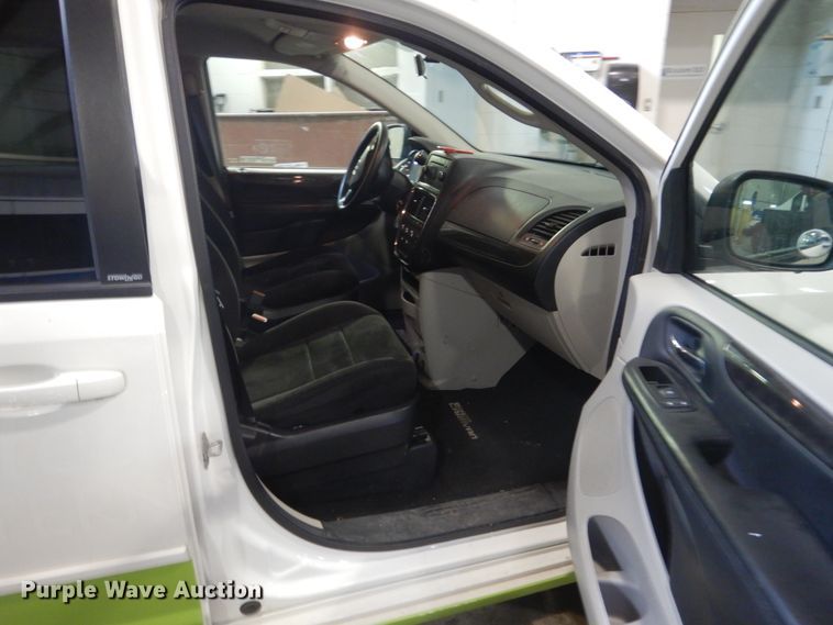 image for item FX9010 2012 Dodge Grand Caravan  van